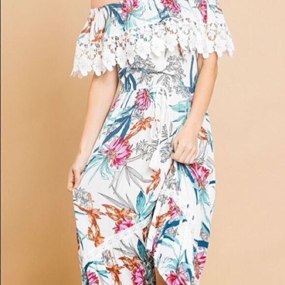 𝅺BEAUTIFUL floral off shoulder high-low hem Rayon dress with lace. - Picture 1 of 2